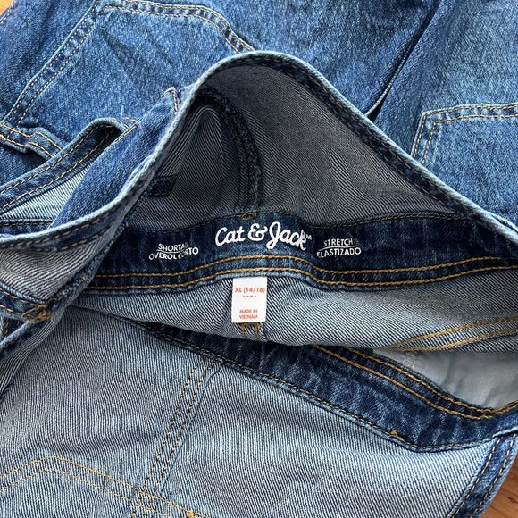 Girls Cat & Jack bib overall shorts - Picture 3 of 3